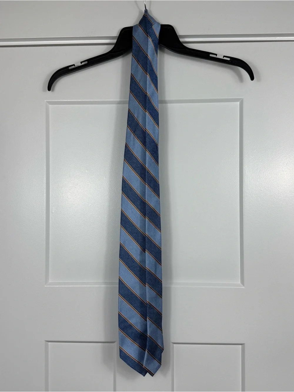 Jos A Bank Signature Collection 100% Silk Striped Tie Made in Italy Blue Brown